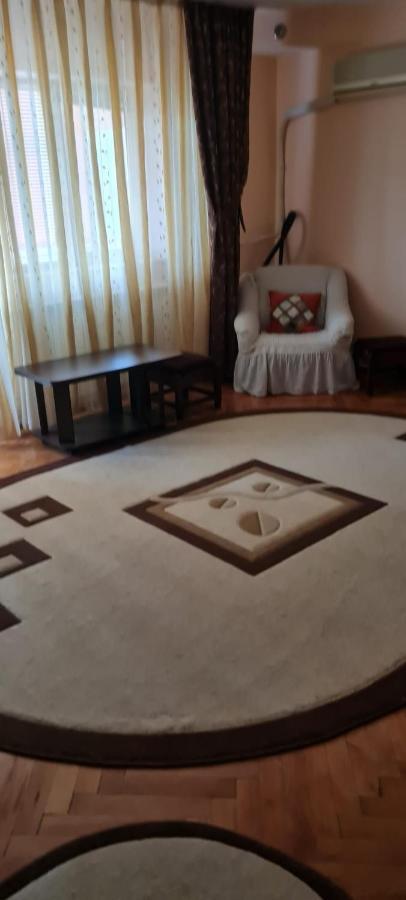 Apartament Cu 2 Camere Spatioase In Centrul Orasului - Andrei 布勒伊拉 外观 照片